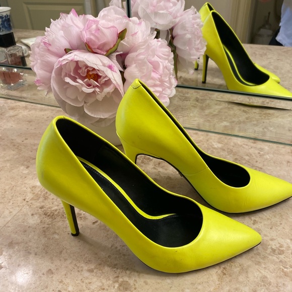 Michael Kors Claire Pump - Neon Yellow 37 - Picture 10 of 14